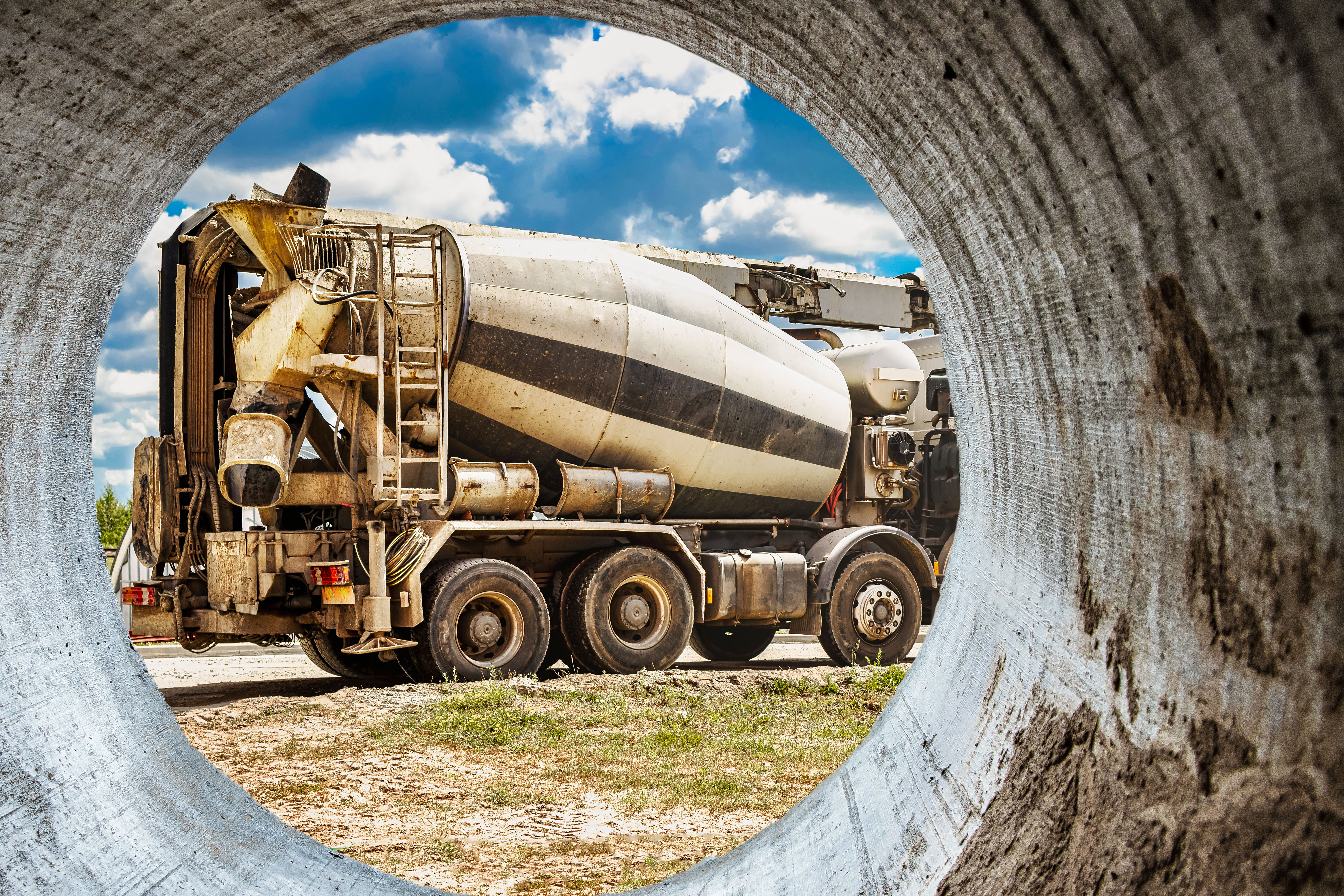 Betonmischer auf Baustelle mit CarbonCure Technologie zur CO2-Bindung und -Nutzung